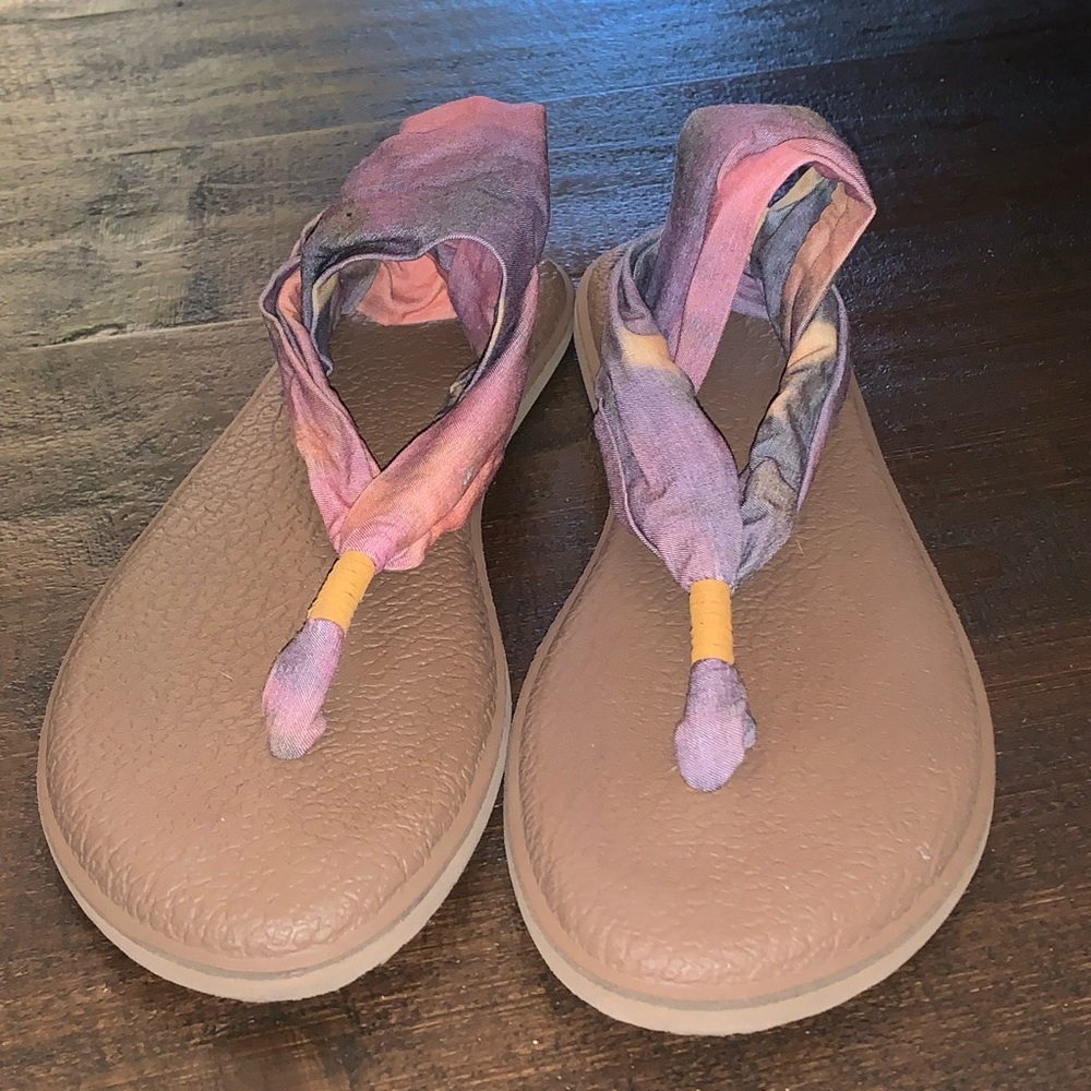 EUC Sanuk Tie Dye Ladies Sandals